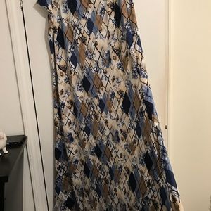 Maxi skirt with slinky comfy material.